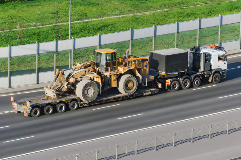How Moving Services Facilitate Safe and Secure Transportation of Construction Equipment